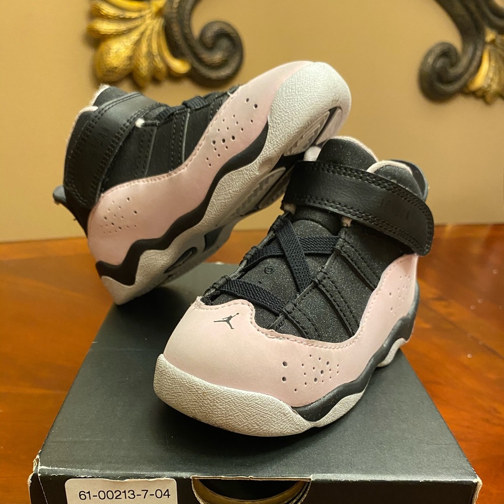 Shoes - Picture 2 of 6